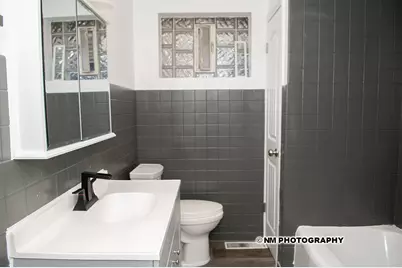 9540 S Bennett Avenue, Chicago, IL 60617 - Photo 8