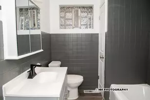 9540 S Bennett Ave, Chicago, IL 60617 - Photo 8
