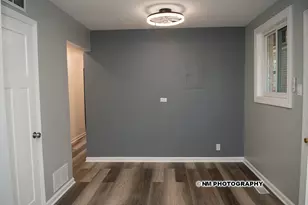 9540 S Bennett Ave, Chicago, IL 60617 - Photo 6