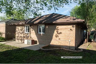 9540 S Bennett Avenue, Chicago, IL 60617 - Photo 16