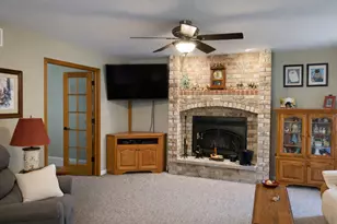1425 Shorewood Dr, Saint Anne, IL 60964 - Photo 4