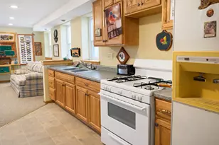 1425 Shorewood Dr, Saint Anne, IL 60964 - Photo 10