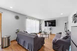 2054 Mission Hills Dr, Elgin, IL 60123 - Photo 10