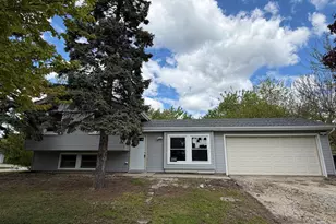 200 Lee Ln, Bolingbrook, IL 60440 - Photo 2