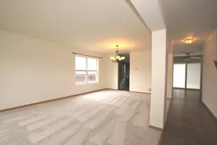 10 Beaver Creek Ct, Bolingbrook, IL 60490 - Photo 4