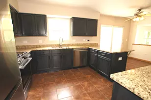 10 Beaver Creek Ct, Bolingbrook, IL 60490 - Photo 10