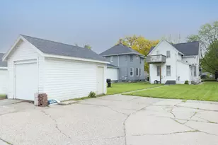 1839 15th St, Moline, IL 61265 - Photo 4