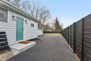 502 N Smith St, Palatine, IL 60067 - Photo 2