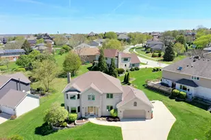 461 Wexford Dr, Lemont, IL 60439 - Photo 2