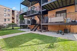 7300 N Hamilton Ave, Chicago, IL 60645 - Photo 24