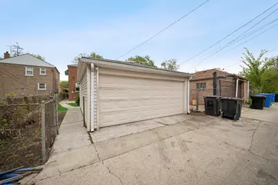 8906 S Crandon Avenue, Chicago, IL 60617 - Photo 22