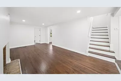 8906 S Crandon Avenue, Chicago, IL 60617 - Photo 12