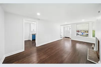 8906 S Crandon Avenue, Chicago, IL 60617 - Photo 4