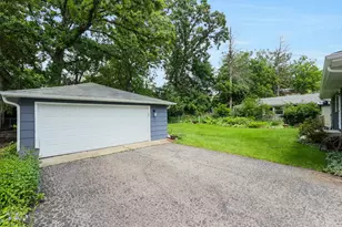 1615 E Evergreen St, Wheaton, IL 60187 - Photo 28