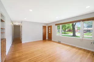 1615 E Evergreen St, Wheaton, IL 60187 - Photo 4