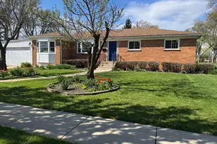 22 Audrey Ln, Mount Prospect, IL 60056 - Photo 1