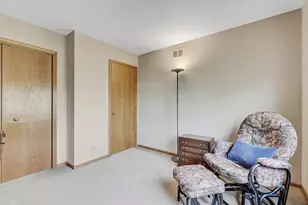 4261 Oak Knoll Ln, Hoffman Estates, IL 60192 - Photo 32