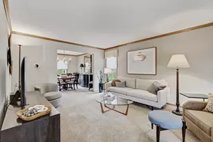 4261 Oak Knoll Ln, Hoffman Estates, IL 60192 - Photo 6