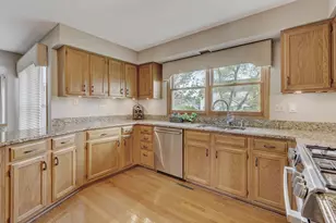 4261 Oak Knoll Ln, Hoffman Estates, IL 60192 - Photo 12