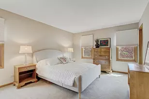 4261 Oak Knoll Ln, Hoffman Estates, IL 60192 - Photo 28