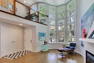 1301 N Bosworth Ave, Chicago, IL 60642 - Photo 2