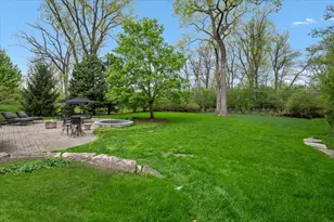 930 Woodland Dr, Glenview, IL 60025 - Photo 4
