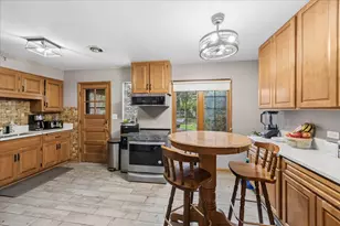 285 Des Plaines Ave, Riverside, IL 60546 - Photo 8