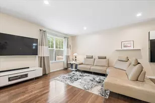 87 E Preserve Dr, Palatine, IL 60074 - Photo 4