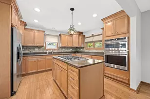 512 W Eugenia St, Lombard, IL 60148 - Photo 4