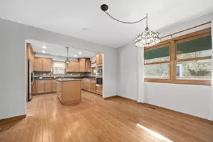 512 W Eugenia St, Lombard, IL 60148 - Photo 6