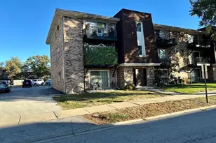 7008 O'Connell Dr, Chicago Ridge, IL 60415 - Photo 1