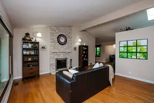 9S771 Brookbank Rd, Willowbrook, IL 60527 - Photo 8