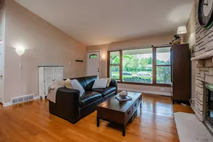 9S771 Brookbank Rd, Willowbrook, IL 60527 - Photo 6