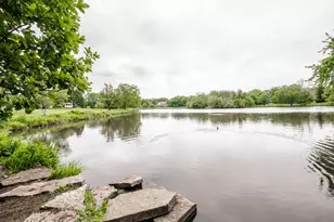 9S771 Brookbank Rd, Willowbrook, IL 60527 - Photo 4