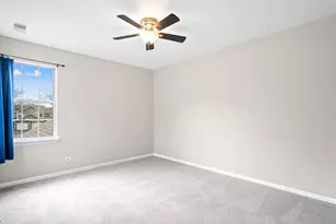 1619 Woodcrest Cir, Mundelein, IL 60060 - Photo 10