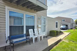 7624 159th Pl, Tinley Park, IL 60477 - Photo 2