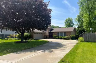 529 Shorewood Dr, Shorewood, IL 60404 - Photo 2