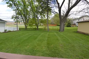 426 Brown St, Wauconda, IL 60084 - Photo 20