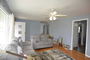426 Brown St, Wauconda, IL 60084 - Photo 8