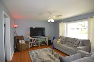 426 Brown St, Wauconda, IL 60084 - Photo 6
