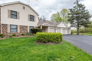 5227 Rockpointe Ct, Gurnee, IL 60031 - Photo 1