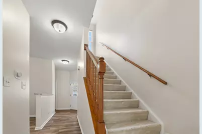 303 Glen Leven Court #303, Schaumburg, IL 60194 - Photo 2