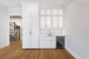 924 E Chicago Ave, Naperville, IL 60540 - Photo 12