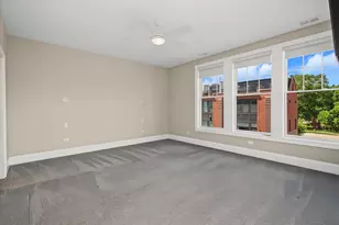 924 E Chicago Ave, Naperville, IL 60540 - Photo 36