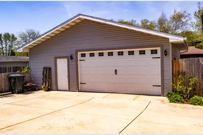 910 Shields Avenue, Winthrop Harbor, IL 60096 - Photo 2