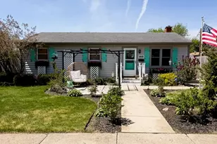 910 Shields Ave, Winthrop Harbor, IL 60096 - Photo 1
