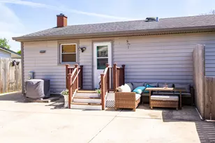 910 Shields Ave, Winthrop Harbor, IL 60096 - Photo 22
