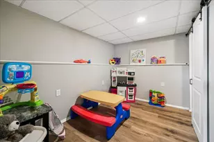 18508 W Woodland Terrace, Gurnee, IL 60031 - Photo 12