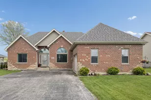 625 Merganser Ln, Peotone, IL 60468 - Photo 2