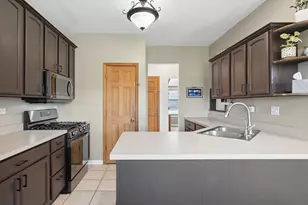625 Merganser Ln, Peotone, IL 60468 - Photo 8